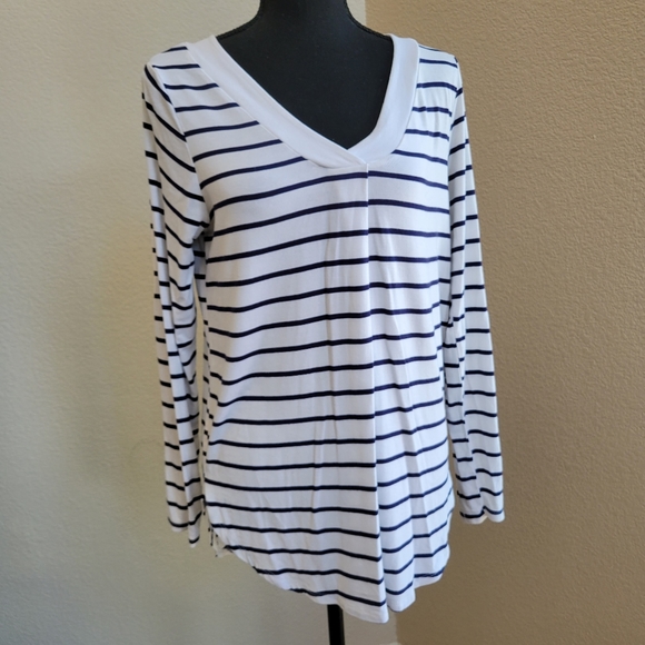 old navy white long sleeve